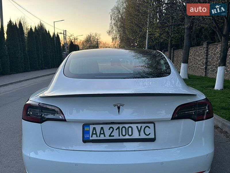 Седан Tesla Model 3 2020 в Киеве