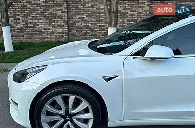Седан Tesla Model 3 2020 в Киеве
