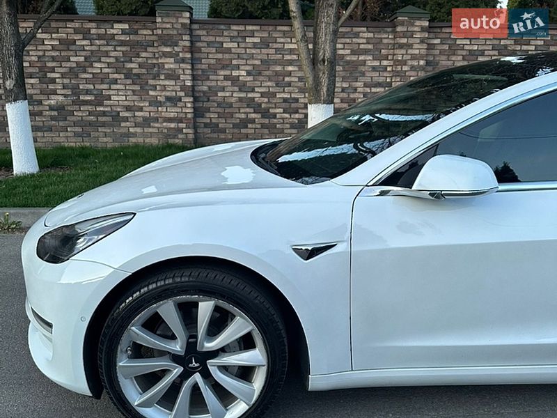 Седан Tesla Model 3 2020 в Киеве
