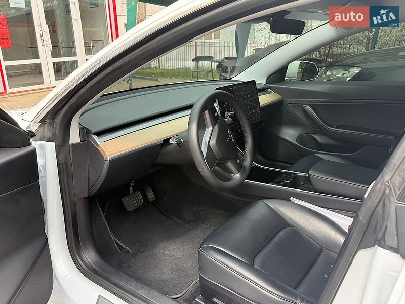 Седан Tesla Model 3 2019 в Хмельницькому