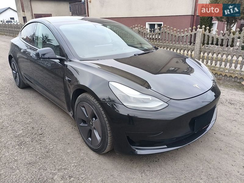 Tesla Model 3 2022