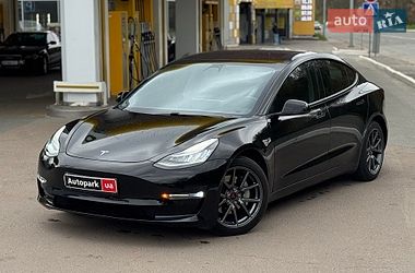 Седан Tesla Model 3 2019 в Киеве
