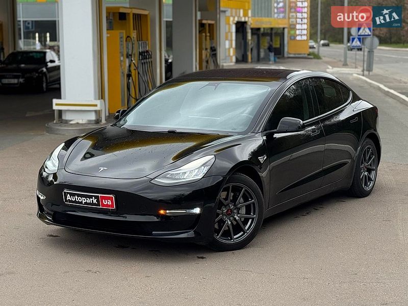 Седан Tesla Model 3 2019 в Киеве