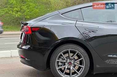 Седан Tesla Model 3 2019 в Киеве