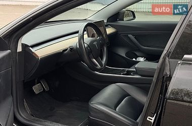 Седан Tesla Model 3 2019 в Киеве