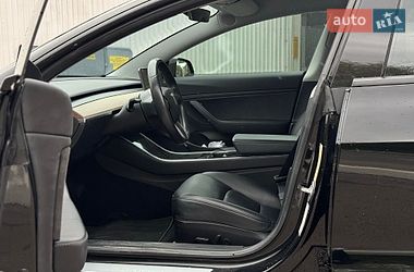 Седан Tesla Model 3 2019 в Киеве