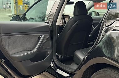Седан Tesla Model 3 2019 в Киеве