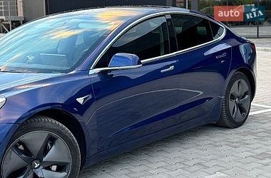 Седан Tesla Model 3 2019 в Шептицькому