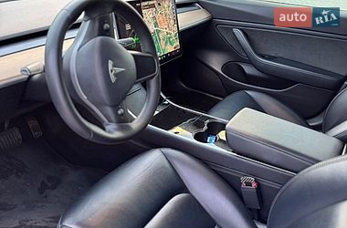 Седан Tesla Model 3 2019 в Шептицькому