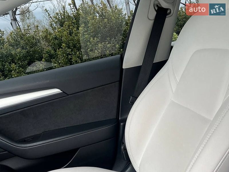 Седан Tesla Model 3 2022 в Ивано-Франковске
