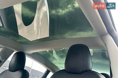 Седан Tesla Model 3 2021 в Києві