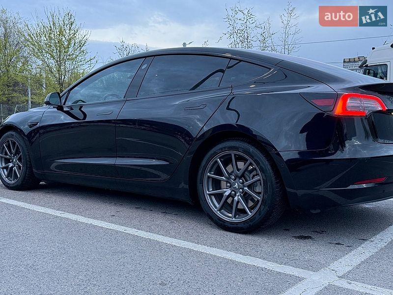 Седан Tesla Model 3 2018 в Дніпрі
