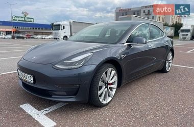 Седан Tesla Model 3 2019 в Львові