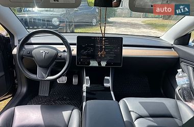 Седан Tesla Model 3 2019 в Львове
