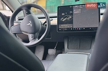 Седан Tesla Model 3 2020 в Львове