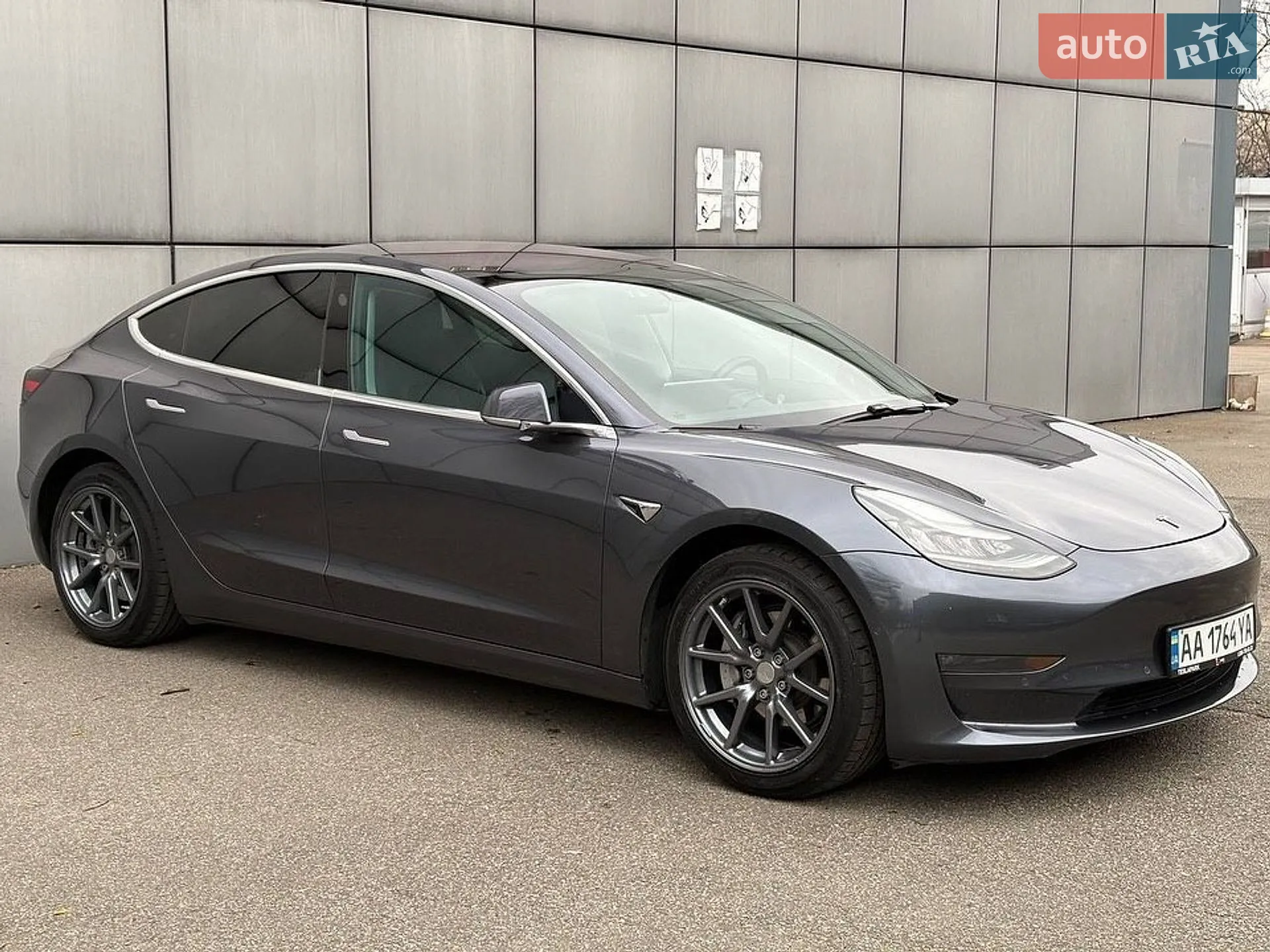 2018 Tesla Model 3 - фото 1