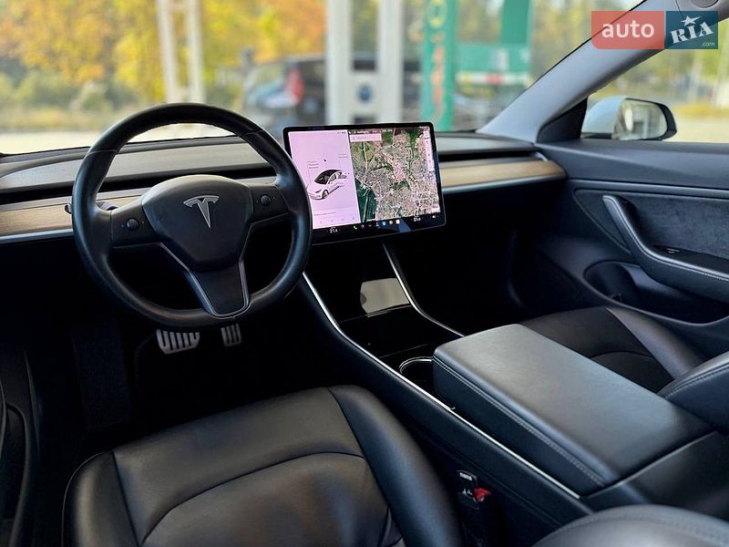 Седан Tesla Model 3 2019 в Дніпрі