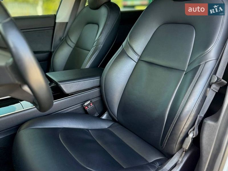 Седан Tesla Model 3 2019 в Дніпрі