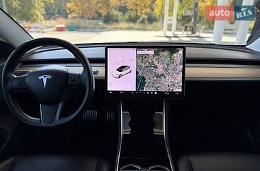 Седан Tesla Model 3 2019 в Дніпрі