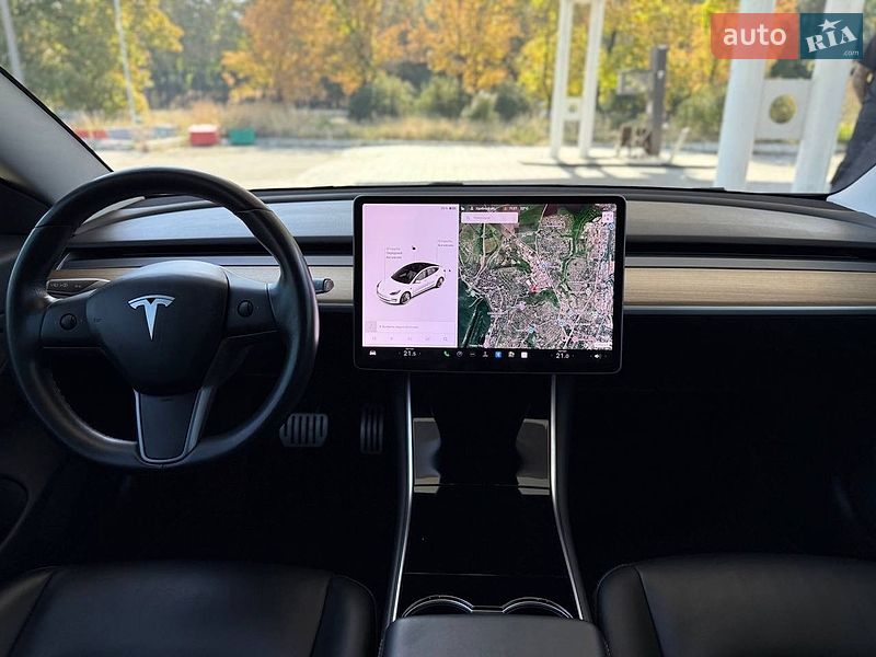 Седан Tesla Model 3 2019 в Дніпрі