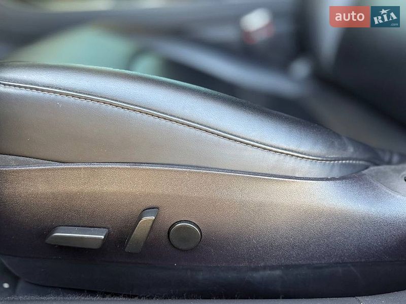 Седан Tesla Model 3 2019 в Дніпрі