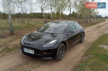 Седан Tesla Model 3 2019 в Вишгороді