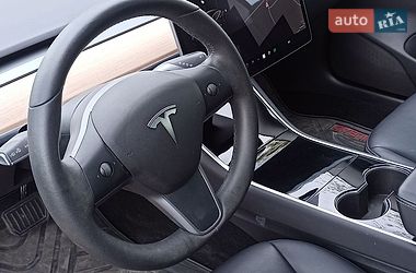Седан Tesla Model 3 2019 в Киеве