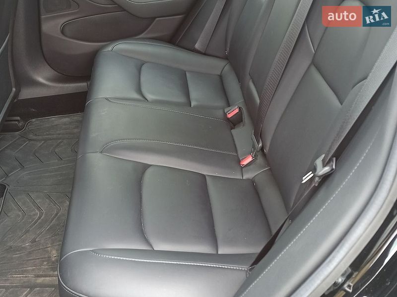 Седан Tesla Model 3 2019 в Киеве
