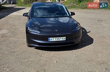Седан Tesla Model 3 2025 в Коломиї
