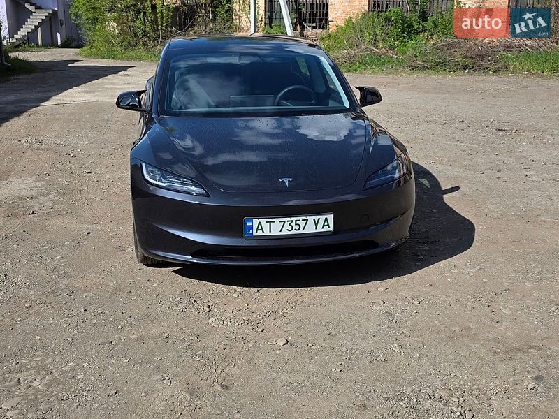 Tesla Model 3 2025