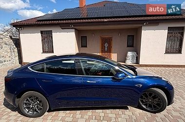 Седан Tesla Model 3 2018 в Кропивницком