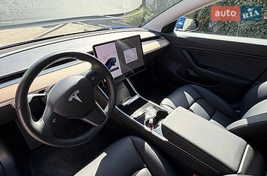 Седан Tesla Model 3 2018 в Кропивницком