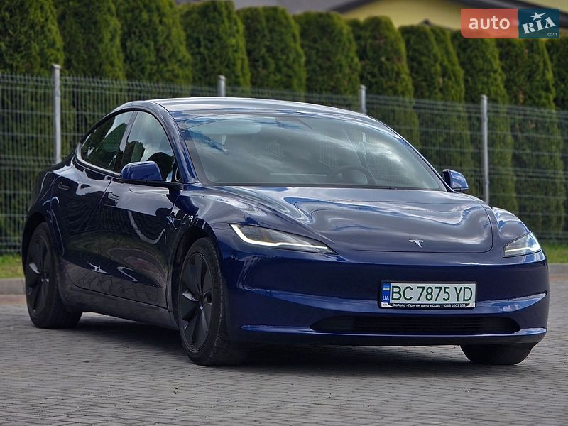 Tesla Model 3 2024