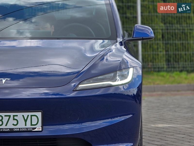 Седан Tesla Model 3 2024 в Николаеве