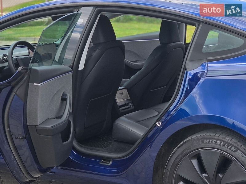 Седан Tesla Model 3 2024 в Николаеве