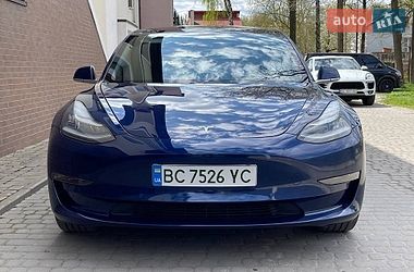 Седан Tesla Model 3 2019 в Львове