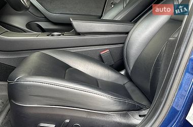 Седан Tesla Model 3 2019 в Львове