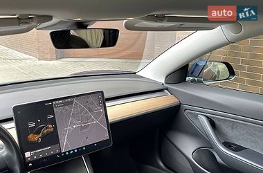 Седан Tesla Model 3 2019 в Львове