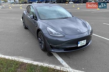 Седан Tesla Model 3 2022 в Києві