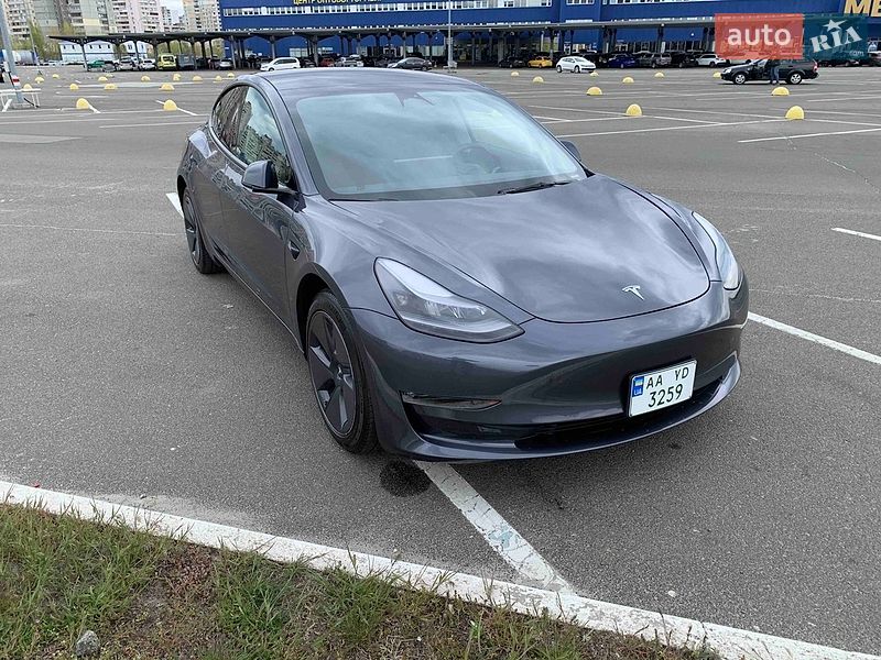 Tesla Model 3 2022