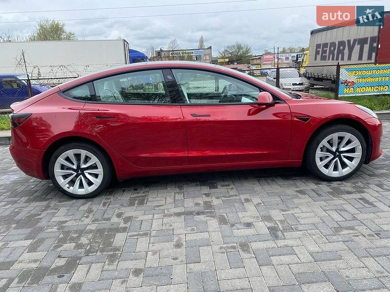 Седан Tesla Model 3 2020 в Дніпрі