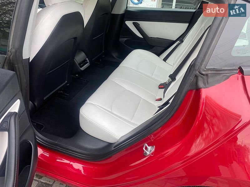 Седан Tesla Model 3 2020 в Дніпрі