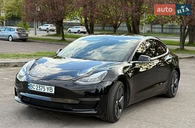 Седан Tesla Model 3 2019 в Львові