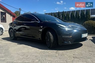 Седан Tesla Model 3 2019 в Львові