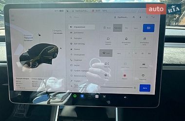 Седан Tesla Model 3 2019 в Львові