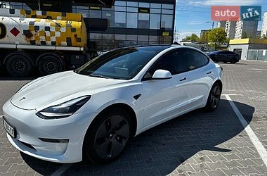 Седан Tesla Model 3 2023 в Вышгороде