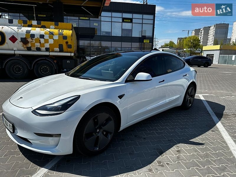Tesla Model 3 2023