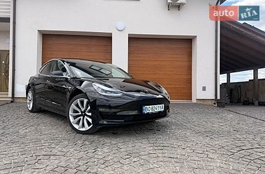 Седан Tesla Model 3 2019 в Тернополі