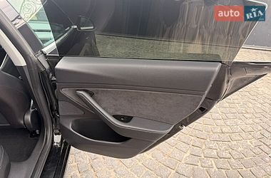 Седан Tesla Model 3 2019 в Тернополе