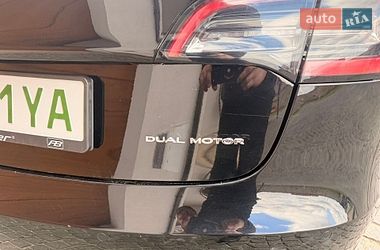 Седан Tesla Model 3 2019 в Тернополе